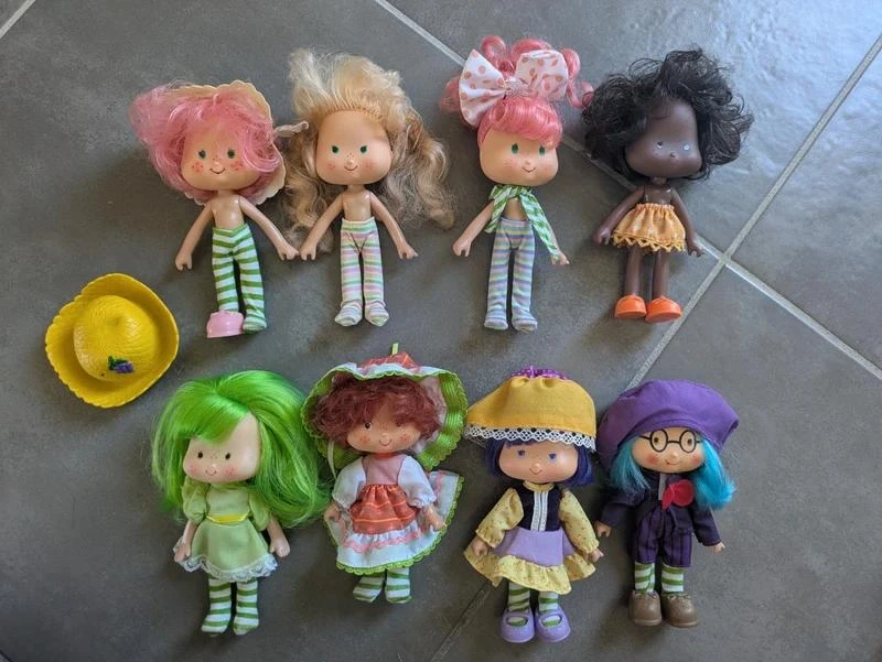 Lot de figurines poupées parfumées Charlotte aux fraises Strawberry Shortcake